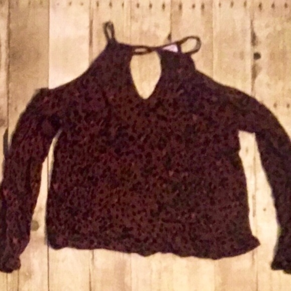 🎉6 for $50 Sale! Mossimo Cold Shoulder Blouse - Picture 2 of 4